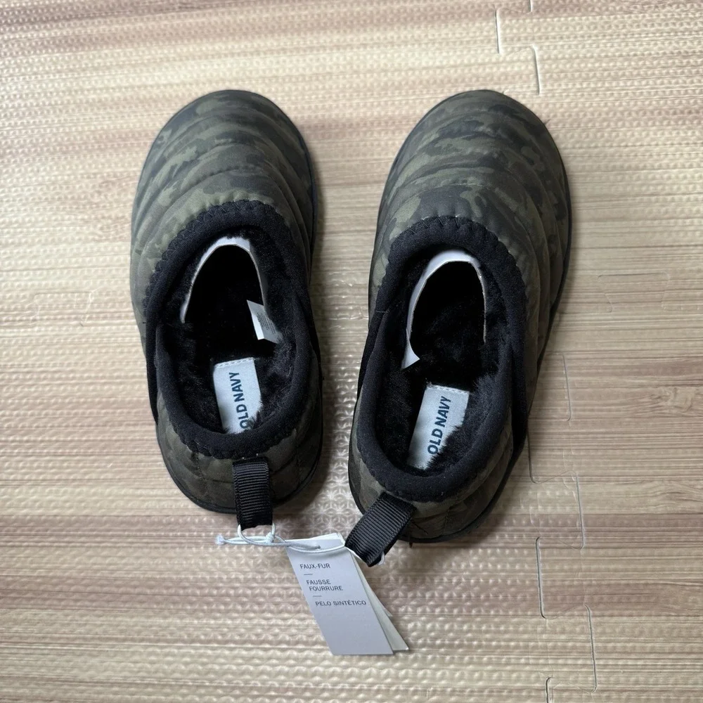 Old Navy Boys Camouflage Quilted Slip-On Slippers, Fleece Lined, Medium(12-13)